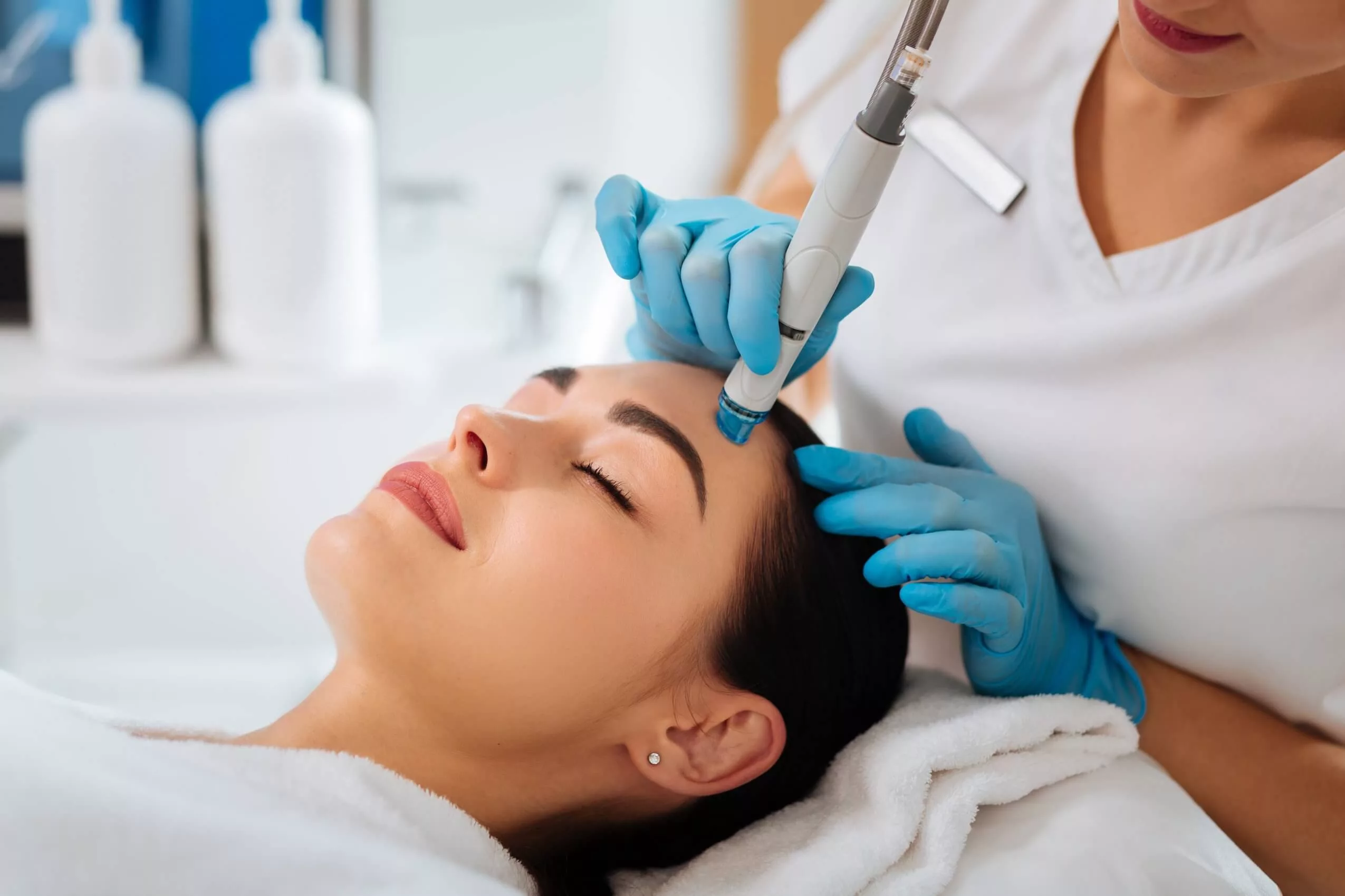 Illustration d’un soin du visage par HydraFacial, sans présentation de résultat